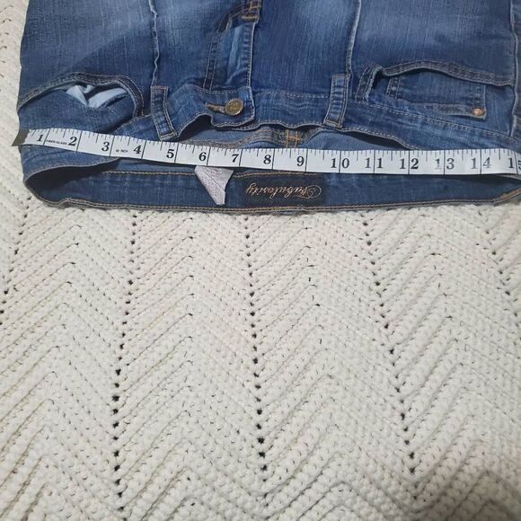 Fabulosity Y2K Lightwash Jeans Size 9 - Picture 6 of 9